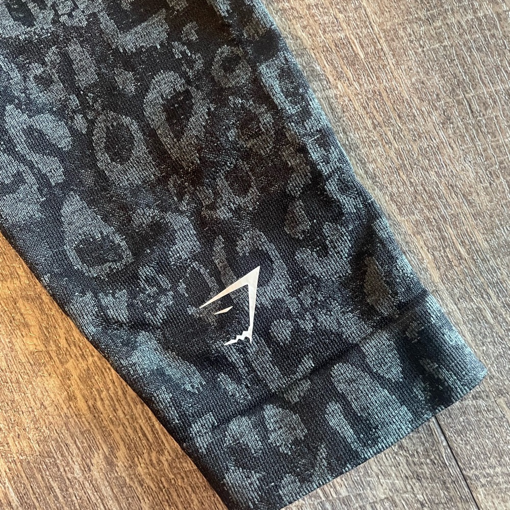 Women’s Gymshark Black Cheetah Leggings Size Small - Picture 5 of 6